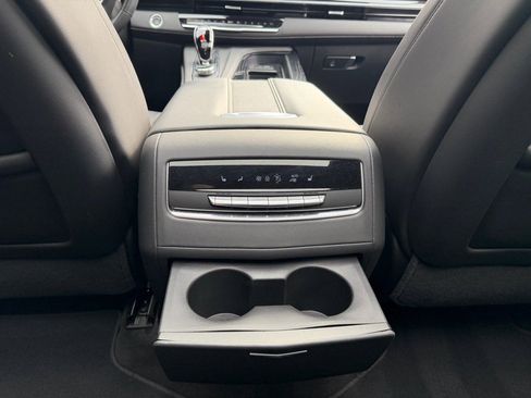 Used 2023 Cadillac Escalade Sport w/ LPO, ONYX Package image 21