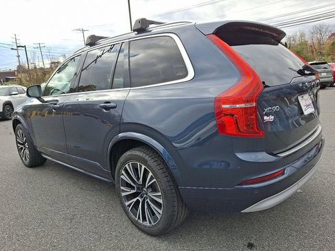 Used 2022 Volvo XC90 T5 Momentum w/ Climate Package image 4