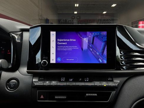 Used 2025 Toyota Camry LE FWD image 25