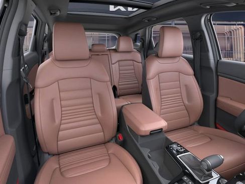 Used 2025 Kia Sportage SX image 15