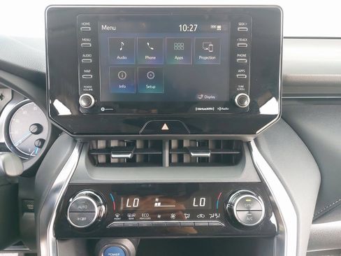 Used 2021 Toyota Venza Limited image 20