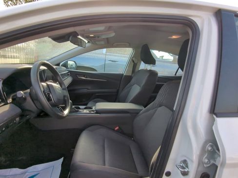 Used 2025 Toyota Camry LE image 6