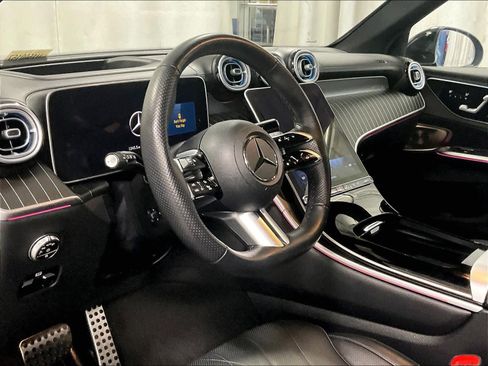 Used 2025 Mercedes-Benz GLC 300 4MATIC image 8