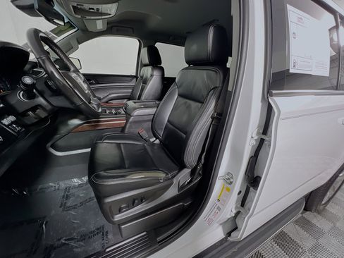 Used 2019 GMC Yukon XL SLE w/ SLE Value Package RWD image 15