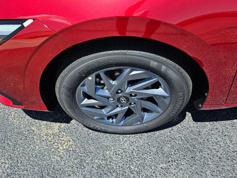 New 2025 Hyundai Elantra Hybrid FWD image 16