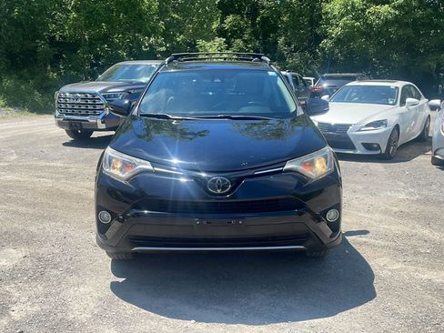 Used 2018 Toyota RAV4 XLE AWD/4WD image 13