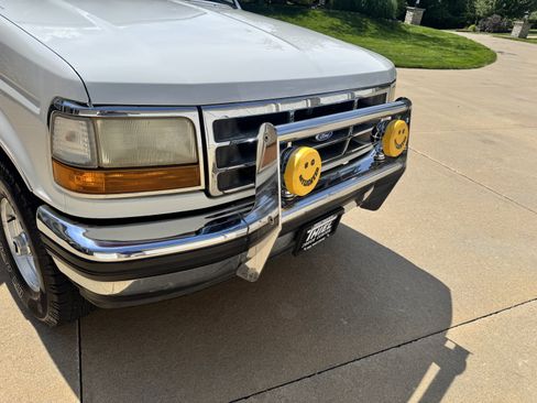 Used 1993 Ford Bronco XLT AWD/4WD image 35