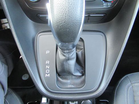 Used 2020 Ford Transit Connect XLT image 20