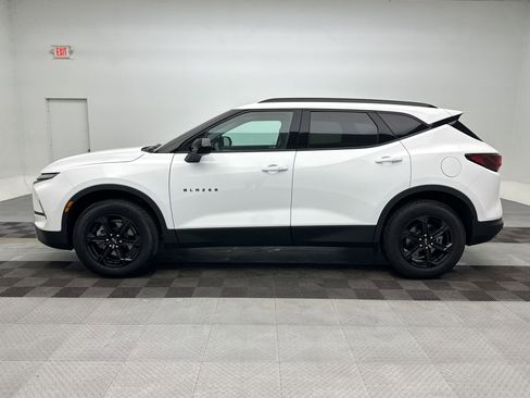 Used 2025 Chevrolet Blazer LT w/ Convenience Package image 2