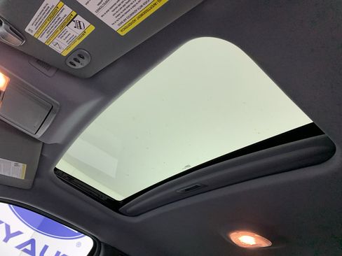 Used 2013 Ford F150 Lariat w/ Lariat Chrome Pkg image 29