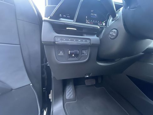 Used 2023 Cadillac Escalade Sport w/ LPO, ONYX Package AWD/4WD image 18