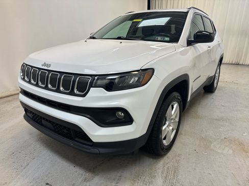 Used 2022 Jeep Compass Latitude w/ Convenience Group AWD/4WD image 9