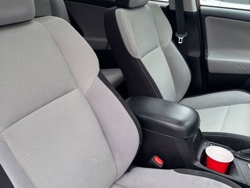 Used 2017 Toyota RAV4 XLE image 11