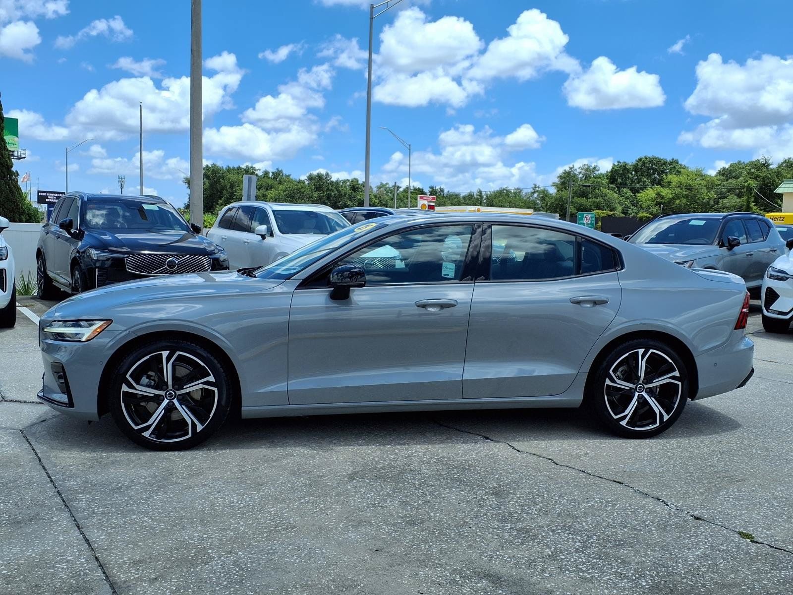 Certified 2025 Volvo S60 B5 Plus AWD/4WD image 4