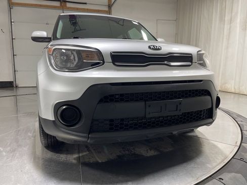 Certified 2017 Kia Soul image 2