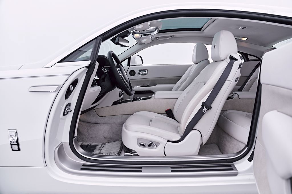 Used 2014 Rolls-Royce Wraith RWD image 38