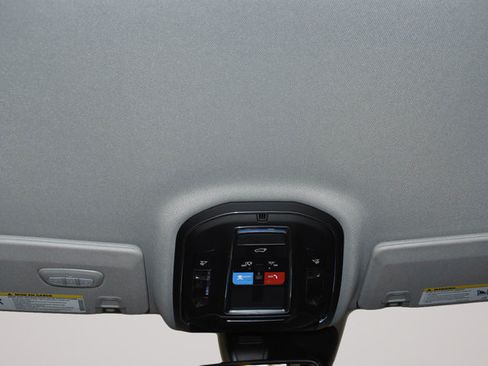 Used 2023 Jeep Grand Cherokee Limited AWD/4WD image 35