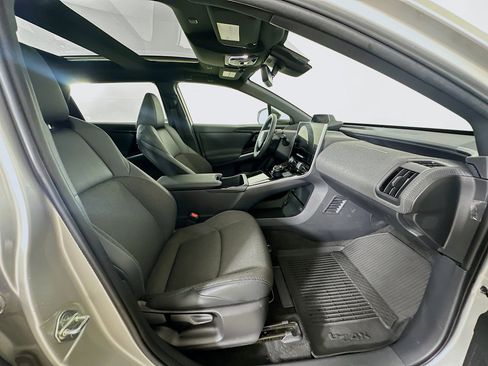 Used 2023 Toyota bZ4X XLE w/ Weather Package image 31