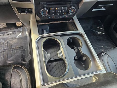 Used 2017 Ford F250 Lariat w/ Chrome Package image 24