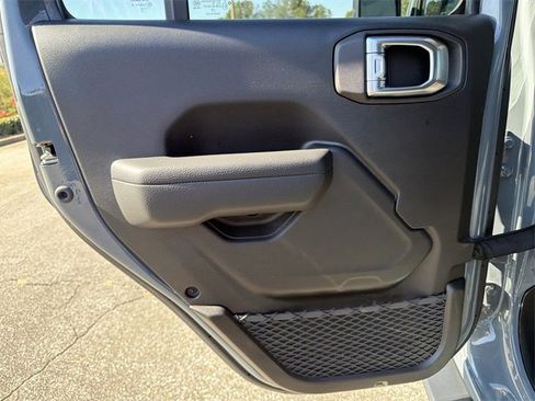 Used 2024 Jeep Wrangler Willys image 20