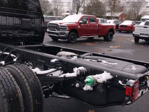 New 2026 RAM 4500 Tradesman w/ Chrome Appearance Group AWD/4WD image 6