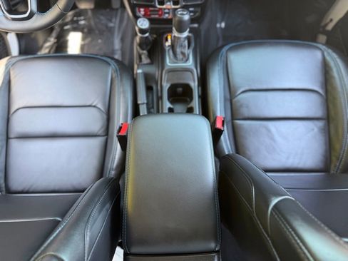 Used 2024 Jeep Wrangler Unlimited Rubicon 4xe AWD/4WD image 50