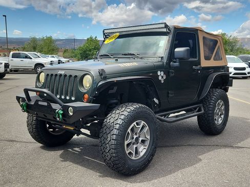 Used 2012 Jeep Wrangler Sahara AWD/4WD image 5