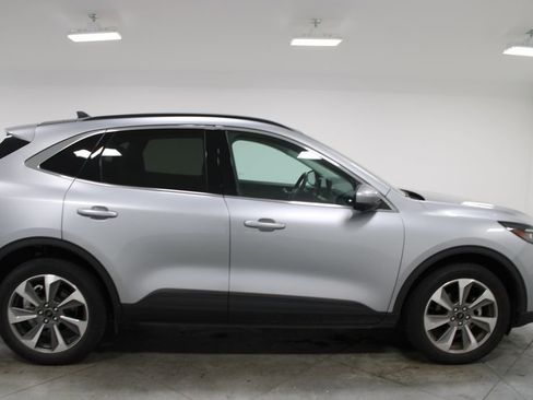 Used 2023 Ford Escape Platinum AWD/4WD image 11