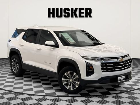 Certified 2025 Chevrolet Equinox LT FWD image 1