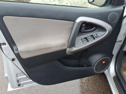 Used 2007 Toyota RAV4 Limited image 12