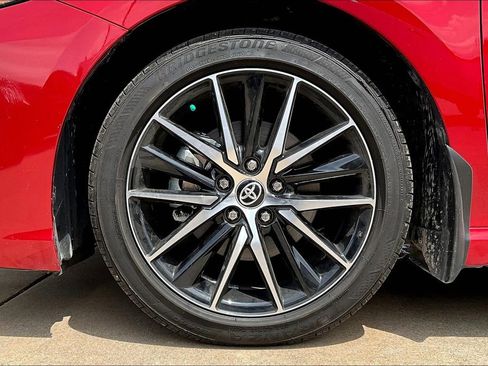 Used 2024 Toyota Camry SE image 11