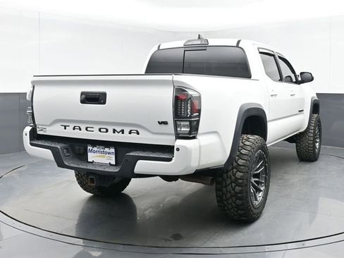 Used 2019 Toyota Tacoma TRD Off-Road w/ Technology Package image 14