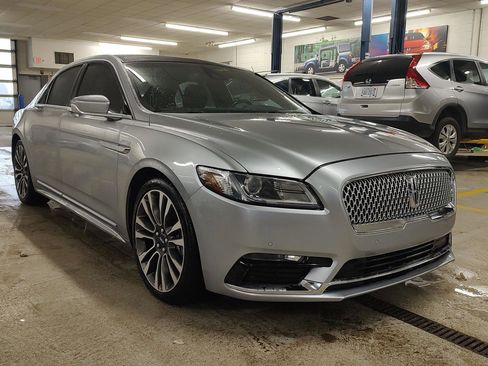 Used 2020 Lincoln Continental AWD w/ Premium Package image 4