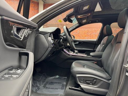 Used 2025 Audi Q7 3.0T Premium Plus image 22