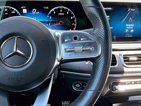 Used 2023 Mercedes-Benz GLS 450 4MATIC image 19