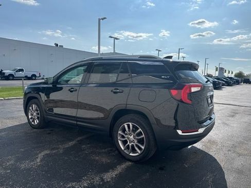 Used 2023 GMC Terrain SLT w/ Infotainment Package II AWD/4WD image 4