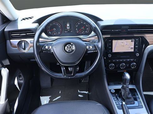Used 2020 Volkswagen Passat 2.0T SEL FWD image 15