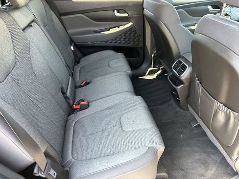 Used 2020 Hyundai Santa Fe SE image 11
