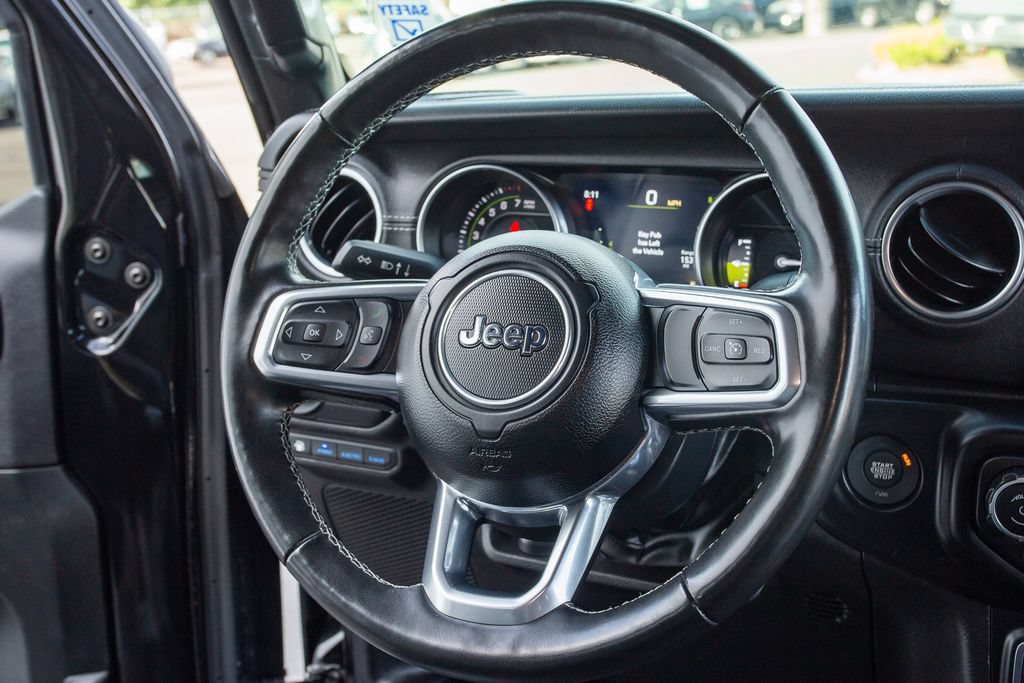 Used 2022 Jeep Wrangler Unlimited Sahara w/ Cold Weather Group AWD/4WD image 22