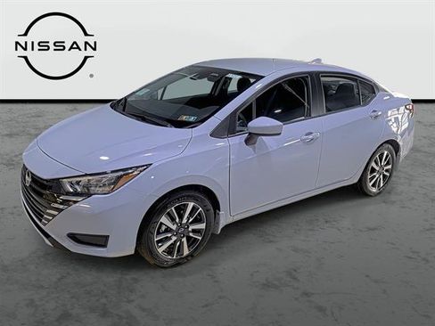 Used 2025 Nissan Versa SV w/ Trunk Package FWD image 1