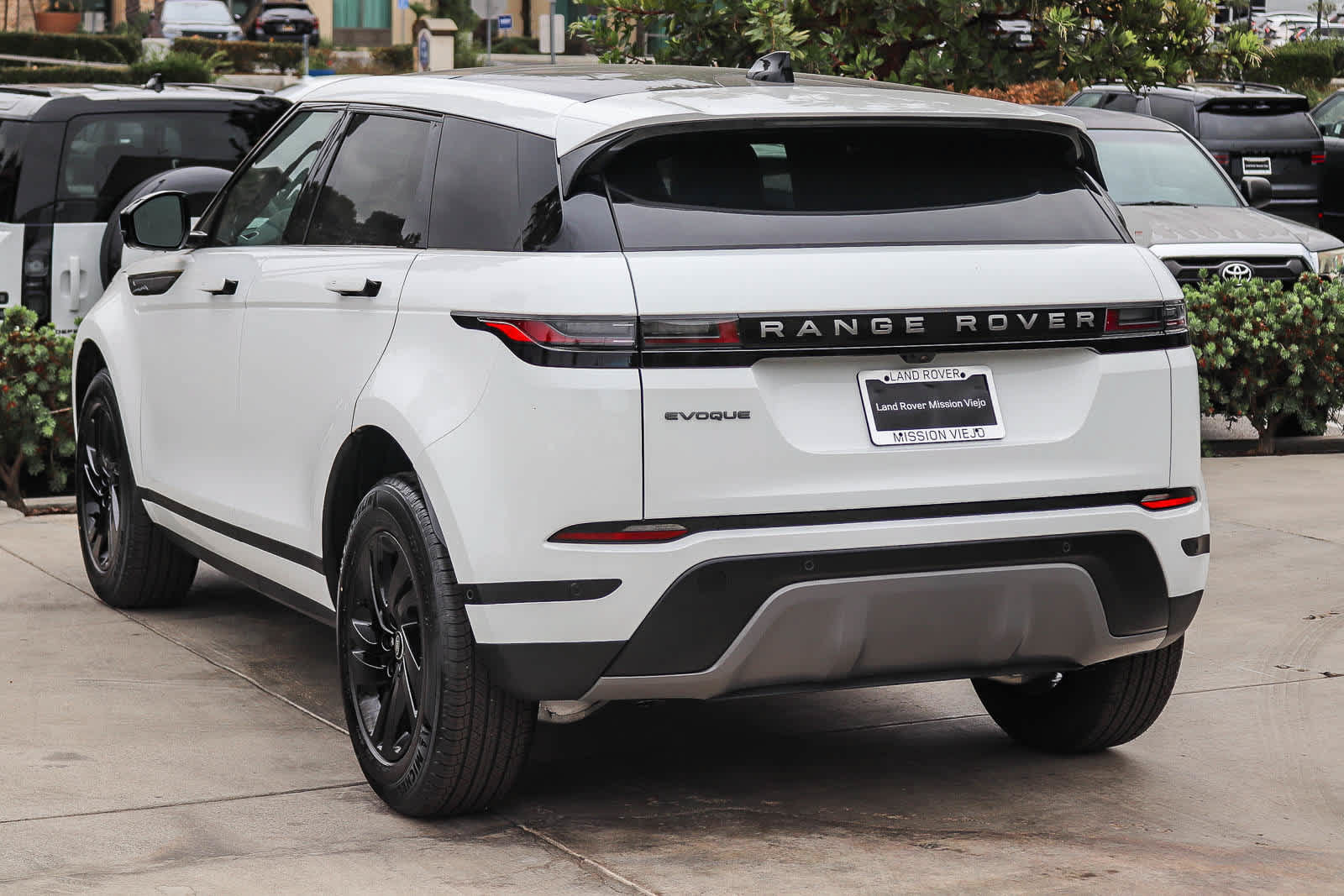 New 2026 Land Rover Range Rover Evoque S AWD/4WD image 4