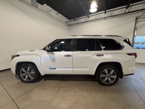 Used 2025 Toyota Sequoia Capstone AWD/4WD image 5