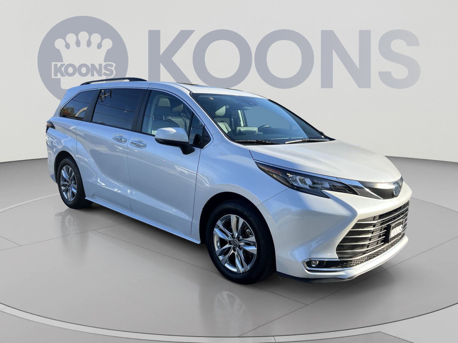 Used 2024 Toyota Sienna XLE w/ XLE Plus Package AWD/4WD image 10