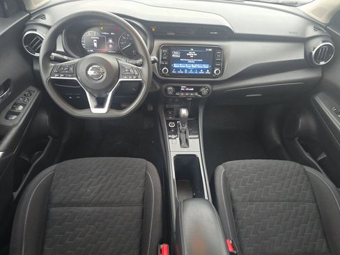 Used 2021 Nissan Kicks SV image 5