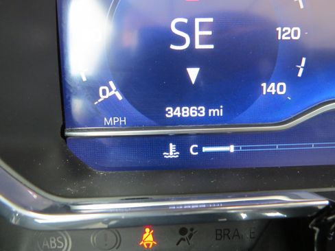 Used 2024 Chevrolet Silverado 1500 LTZ AWD/4WD image 20