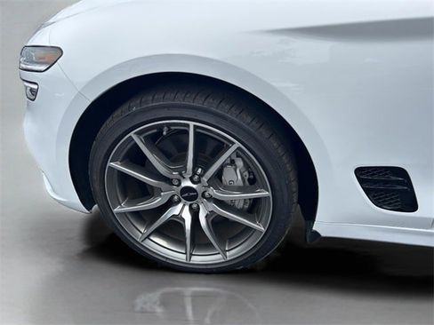 Used 2025 Genesis G70 2.5T image 30