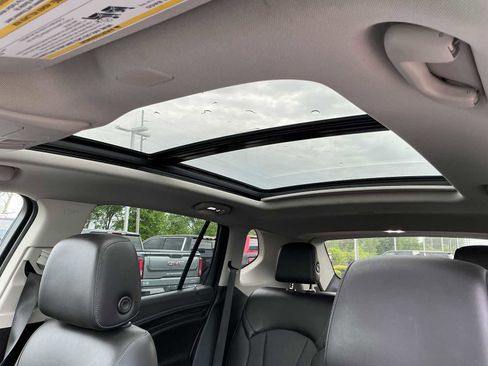 Used 2020 Buick Envision Essence w/ Experience Buick Package FWD image 32
