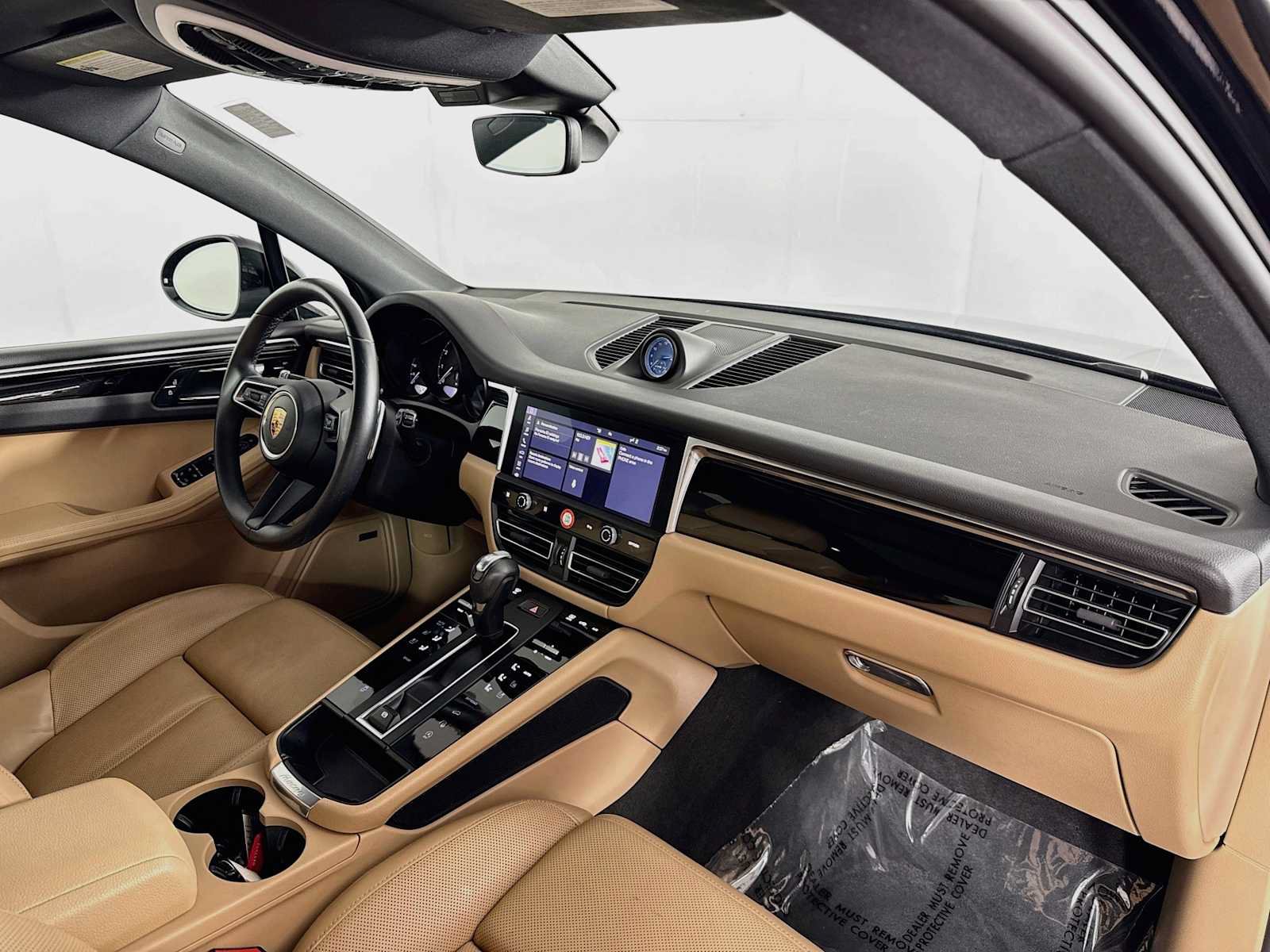 Used 2022 Porsche Macan AWD/4WD image 29