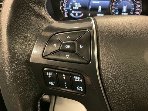 Used 2018 Ford Explorer Platinum image 21