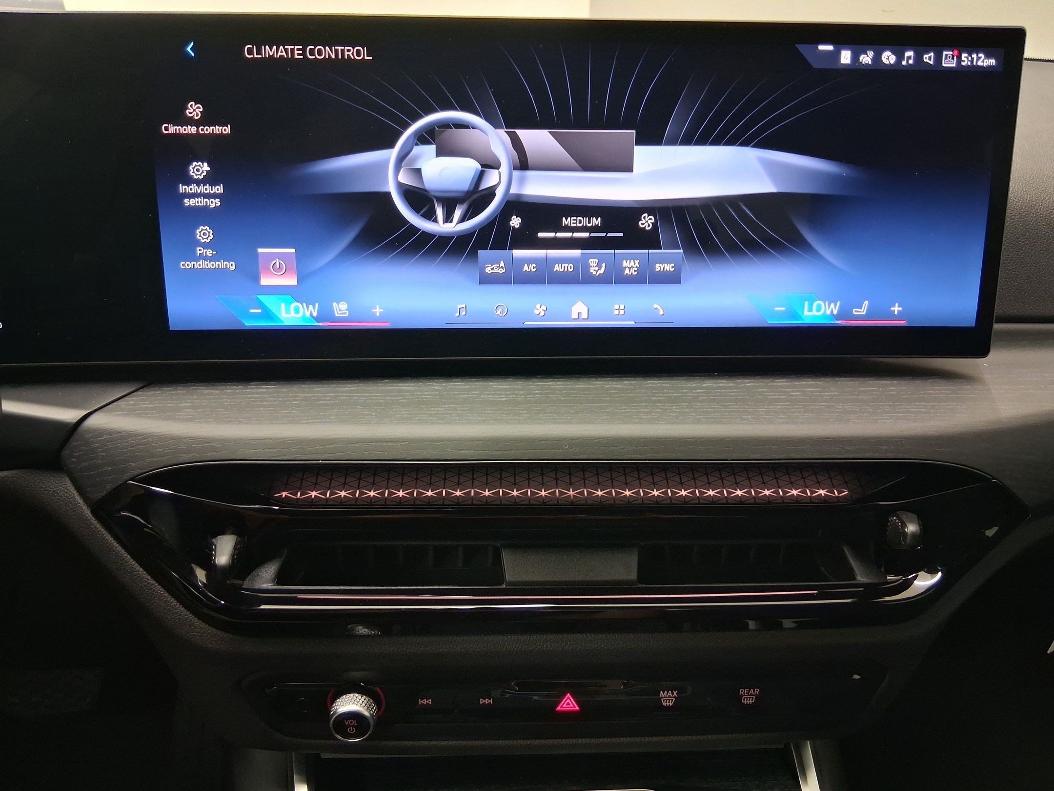 New 2026 BMW 330i Sedan w/ Convenience Package RWD image 24